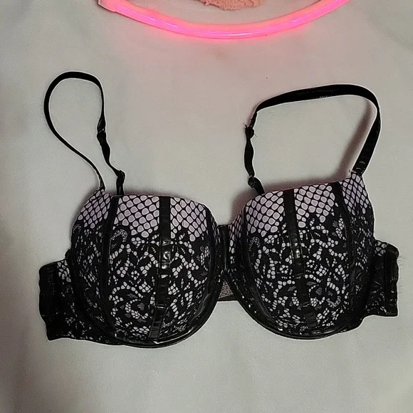 VS Balconette Faux Leather & Fishnet Bra sz 36C - Picture 2 of 4